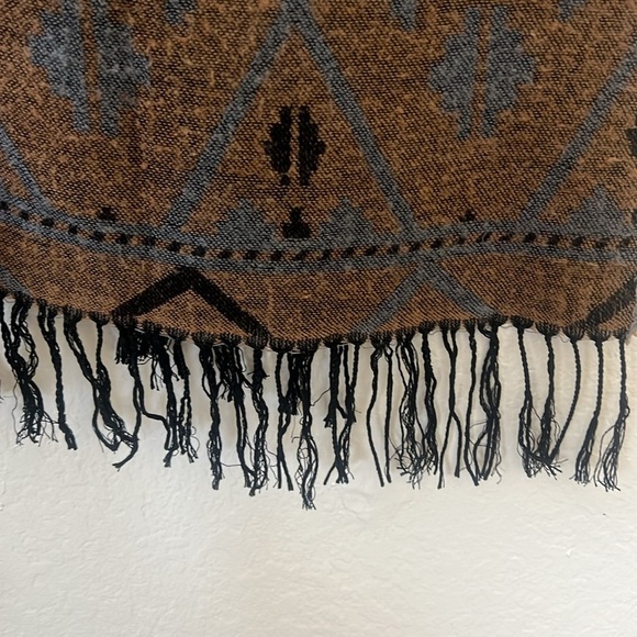 Geometric Patterned Poncho with Fringe Size XL- 2XL - Picture 3 of 5